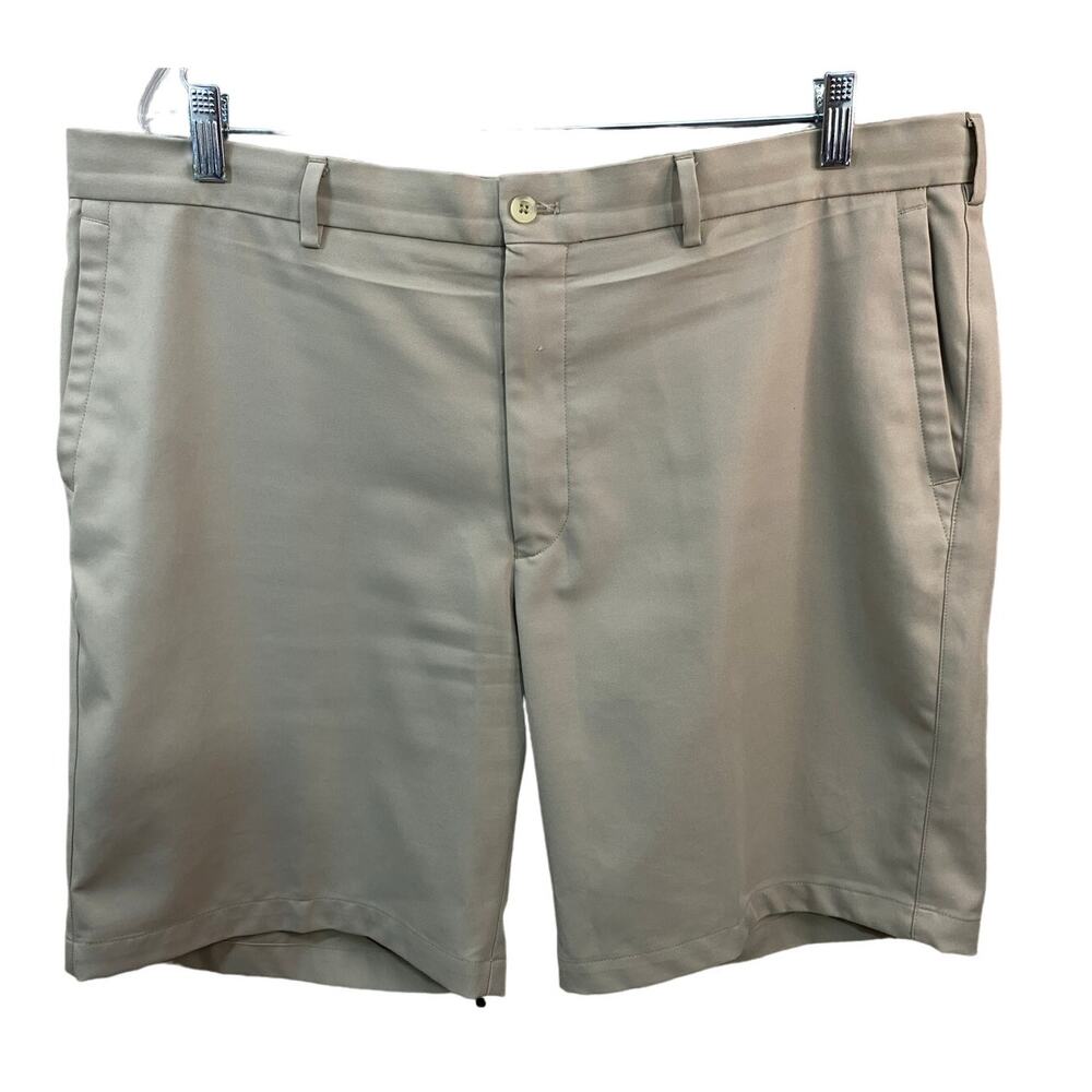 Peter Millar Mens Golf Shorts 9" inseam Beige Performance Hybrid Size 40